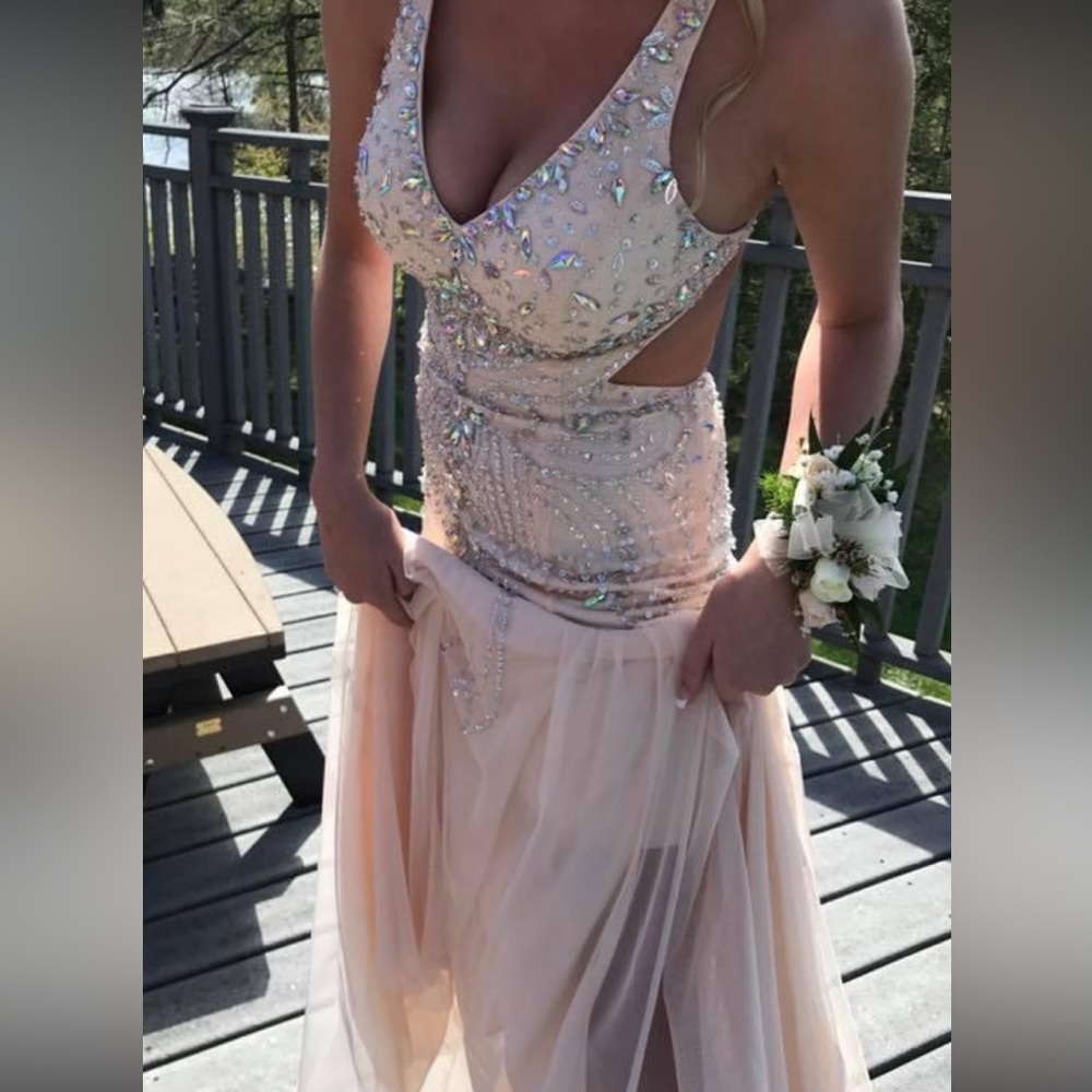 Prom dress - Picture 2 of 5